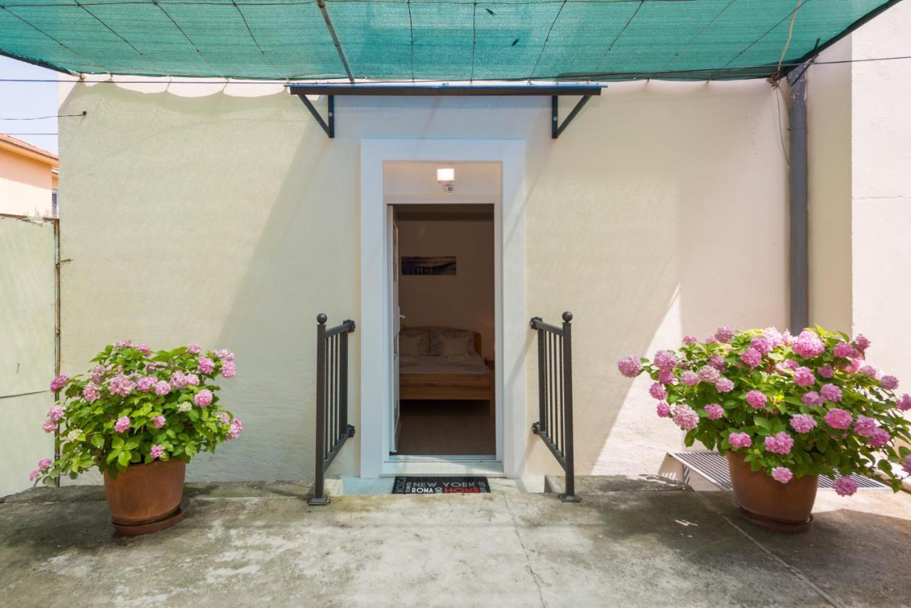 Petite Apartment Split Exterior photo